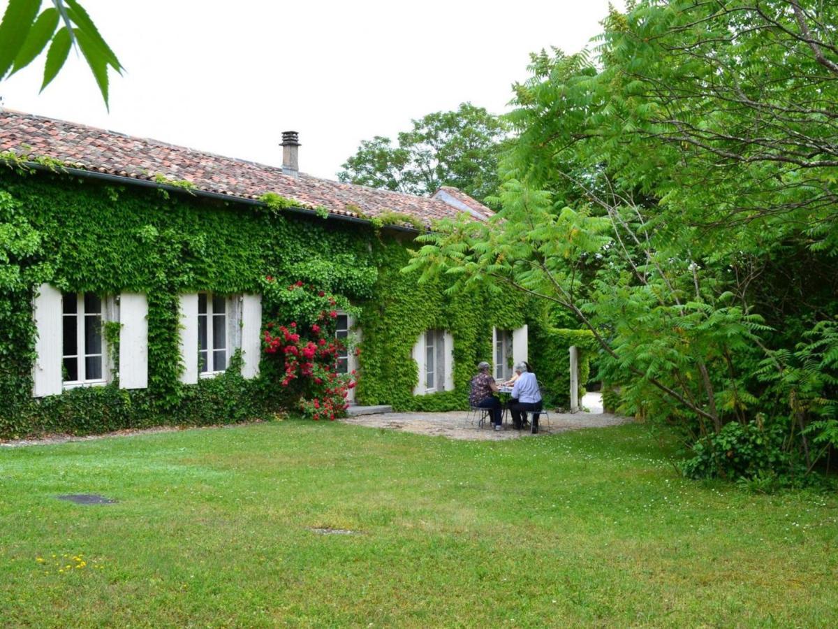 Gite Spacieux Avec Jardin, Piscine, Cheminee, Et Equipements Bebe Au Coeur Des Vignes Du Cognac - Fr-1-653-59 Villa Lignieres-Sonneville Exterior foto